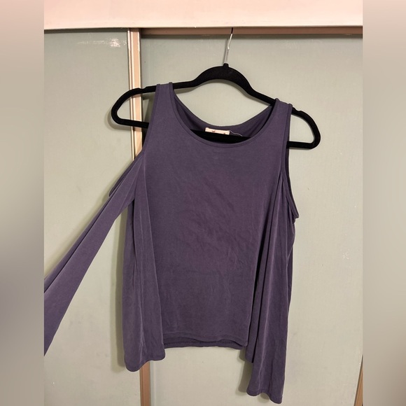 Hollister Cold Shoulder Long Sleeve Top Medium Navy Blue Cutout Lightweight - Picture 3 of 11